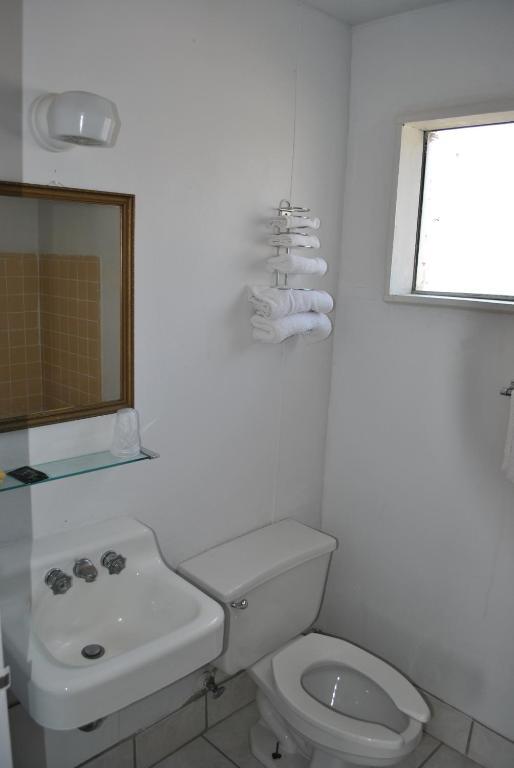 Travel Inn Motel Michigan City Room photo